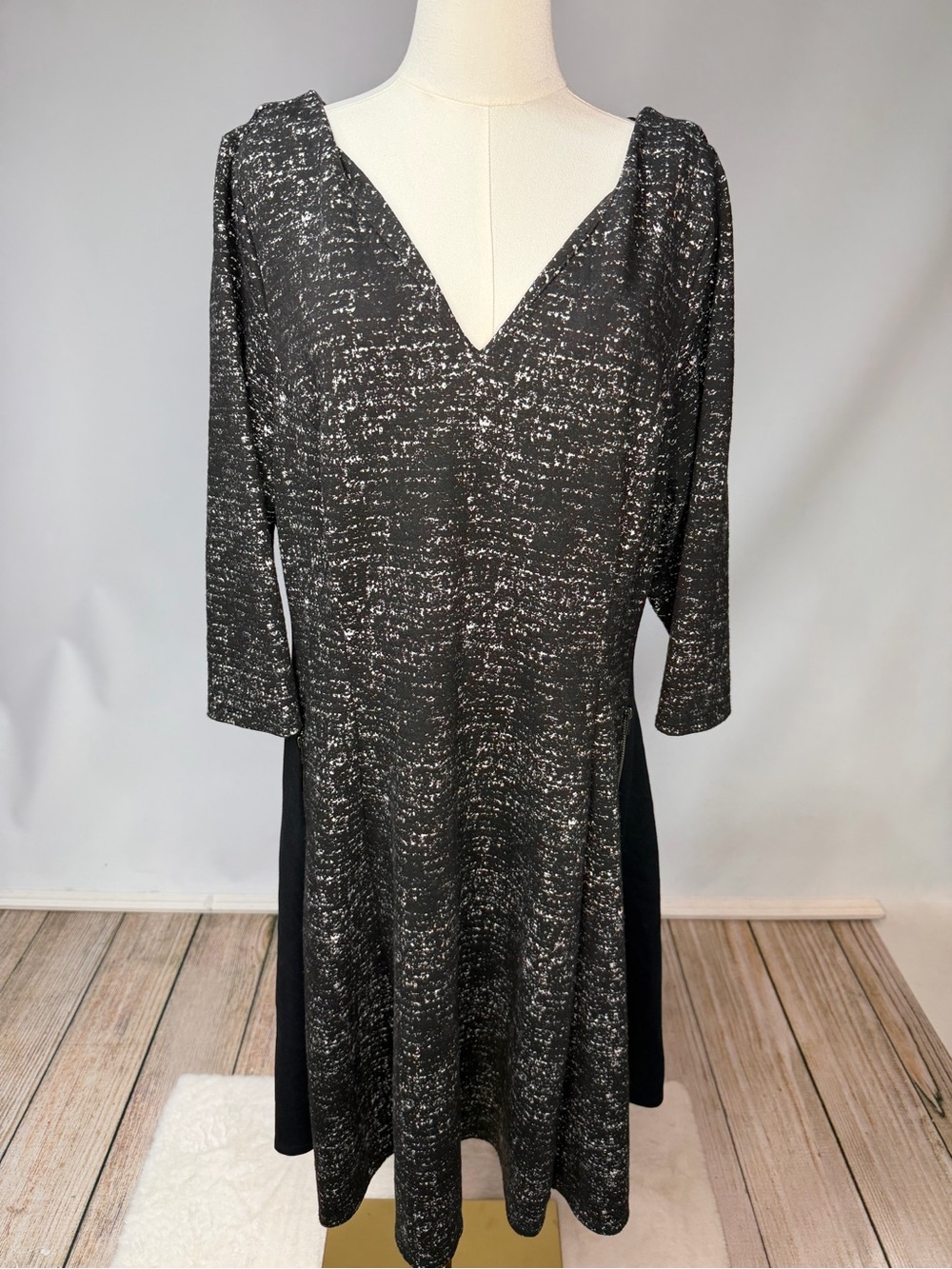Lane Bryant Black Speckled V-Neck Long Sleeve Dress